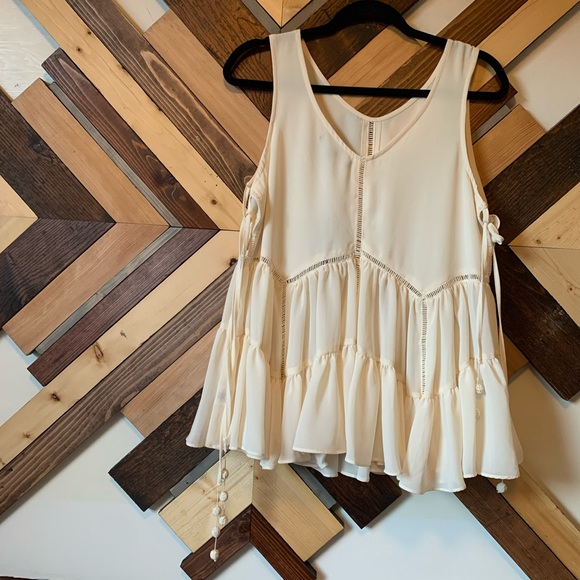 Romeo & Juliet Couture PomPom Ties Tank - Picture 2 of 6